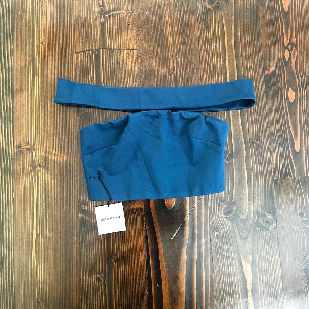 Revolve Superdown Off The Shoulder Crop Top Size Small/Medium - Picture 3 of 7